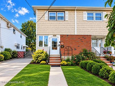 3813 Hylan Blvd