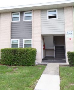 827 Sky Lake Cir APT A