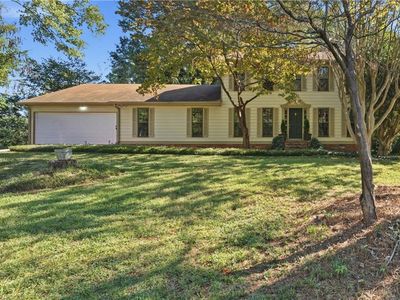 528 Chanterella Rd SW