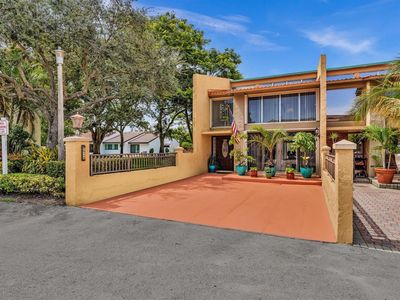 701 E Coco Plum Cir #8