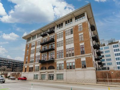 1325 North Van Buren STREET #402