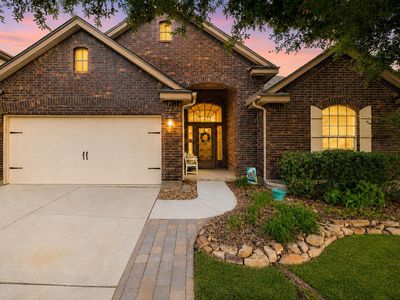 401 Canterbury Hl