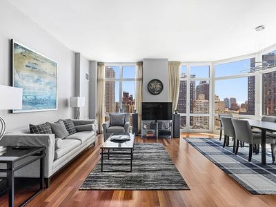 300 E 55th St APT 16D