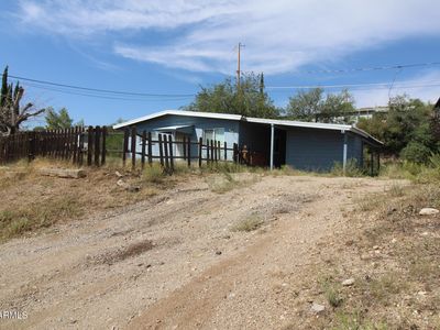 585 W BANKER Avenue