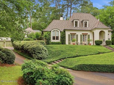 2135 Eastover Dr
