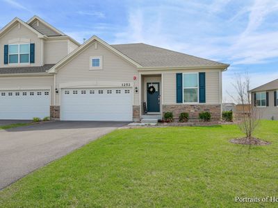 Property at 1252 Hawk Hollow Dr, Yorkville, IL