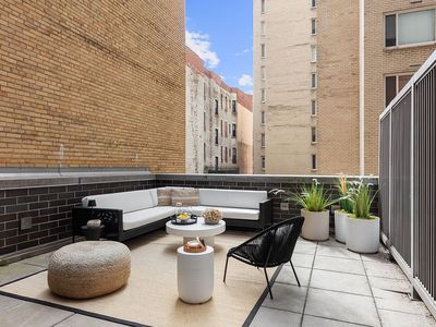 300 E 79th St APT 2A