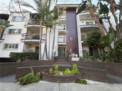 625 N Flores St APT 104