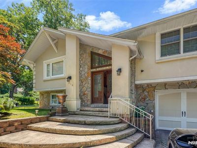 318 Briarcliff Lane