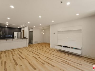 121 S Hope St APT 313