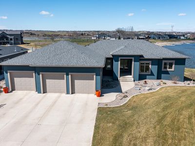 6130 Carefree Cir