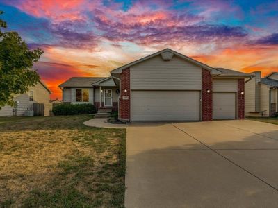 2407 E Kite St