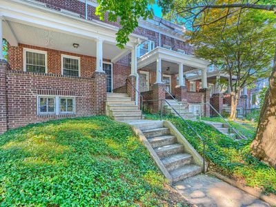 205 E 32nd St