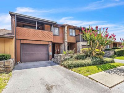 9924 Fairway Villas Dr