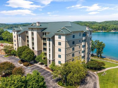 615 Waterside Cir