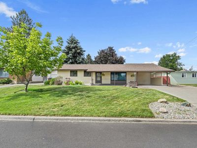 412 E Cozza Dr