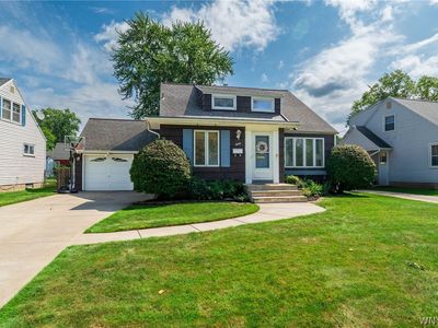 30 Mayfair Ln