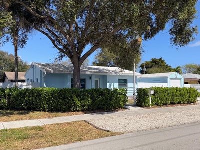 245 SW 20TH Street