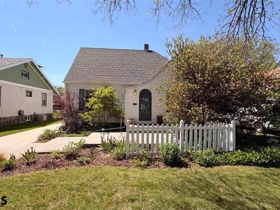 Property at 1924 7th Ave, Scottsbluff, NE