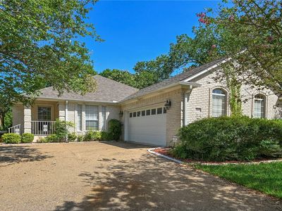 2800 Broadmoor Dr