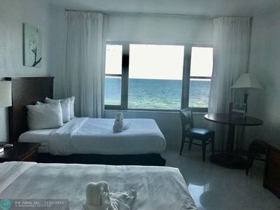 6345 Collins Ave UNIT 806