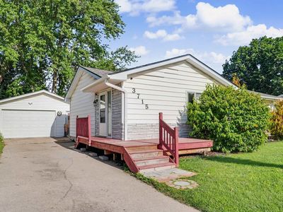 Property at 3715 Knoll Ridge Dr, Cedar Falls, IA
