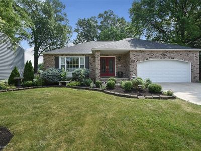 3691 Beverly Hills Dr