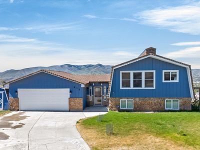 835 Edna Loop
