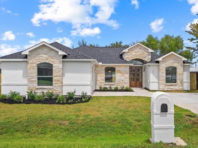 227 Manor Ave