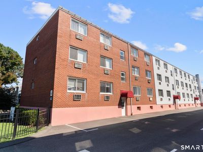 4 Van Zant Street #B18