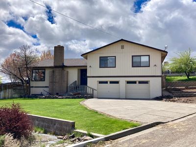 1005 W 2nd St