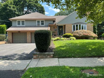 380 Mountain Ave
