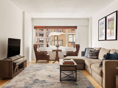 60 E 8th St APT 6A