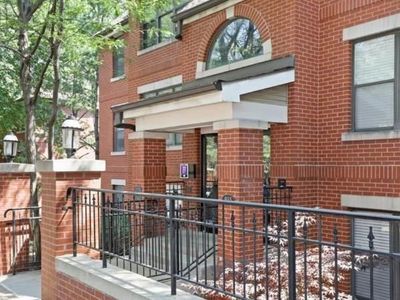 935 Washington St APT 304