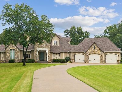 8770 Legacy Dr