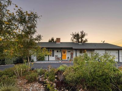 812 Sharon Way
