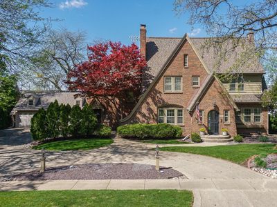 1202 Elmwood Rd