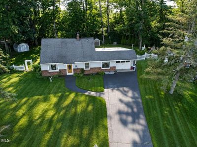 1133 Cushing Lane