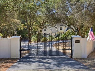 21400 Oak Grove Ct