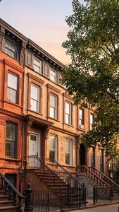 479 Putnam Ave