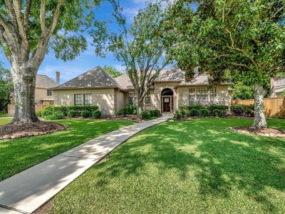 2002 Walnut Green Dr