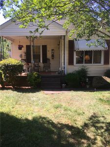 10 Edwards St