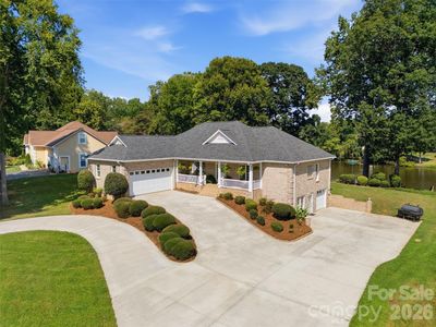 401 Armstrong Dr