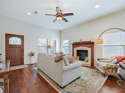 2511 Hailes Ln