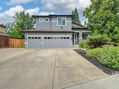 121 Buckingham Way