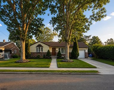 230 Ridgewood Dr