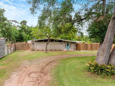 454 Southern Oaks Dr