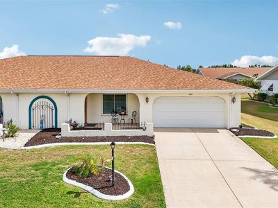 1607 Cloister Dr