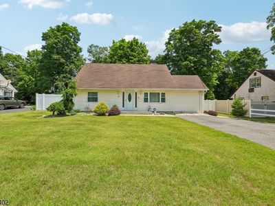 35 Spruce Rd