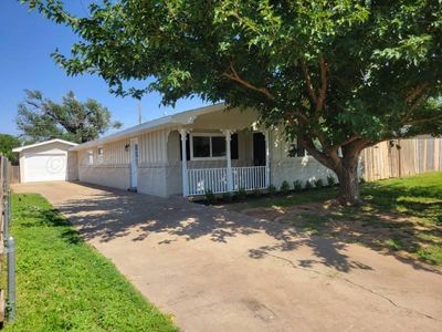 402 N Mississippi St